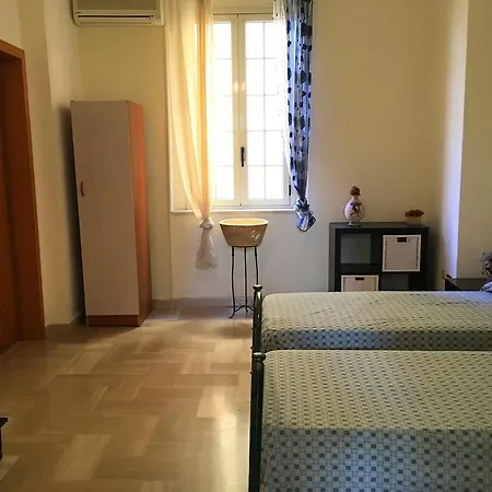 Laura غالّيبولي